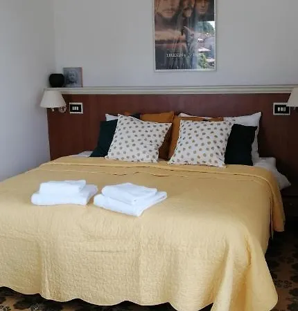 Magnolia Bb, Maggiore Frühstückspension 3*
